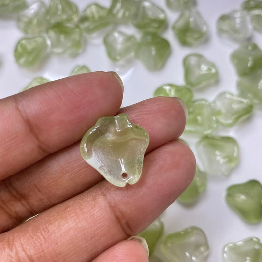 GB620 green tone petal glass bead