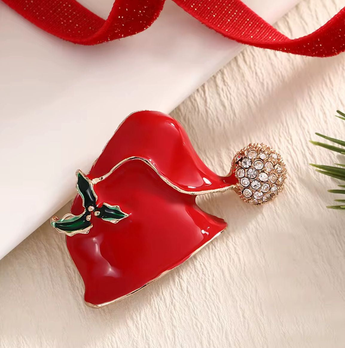 BR 81 Christmas Hat Zircon Brooch ( 1 PC ) Anti Resistant