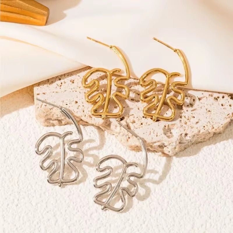 SJ 676 Leaf Gold Stud Earring - 18k Gold PVD plated stainless steel - Anti tarnish