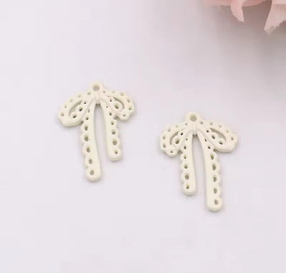 APC04X Bow Spray painted Charm ( 1 pc ) High Quality Alloy ( 28:20 mm )
