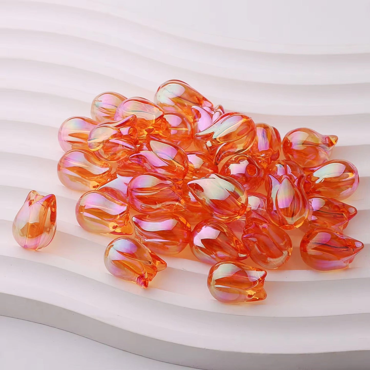 AB83 Tulip transparent luminous Acrylic bead ( 1 pc )