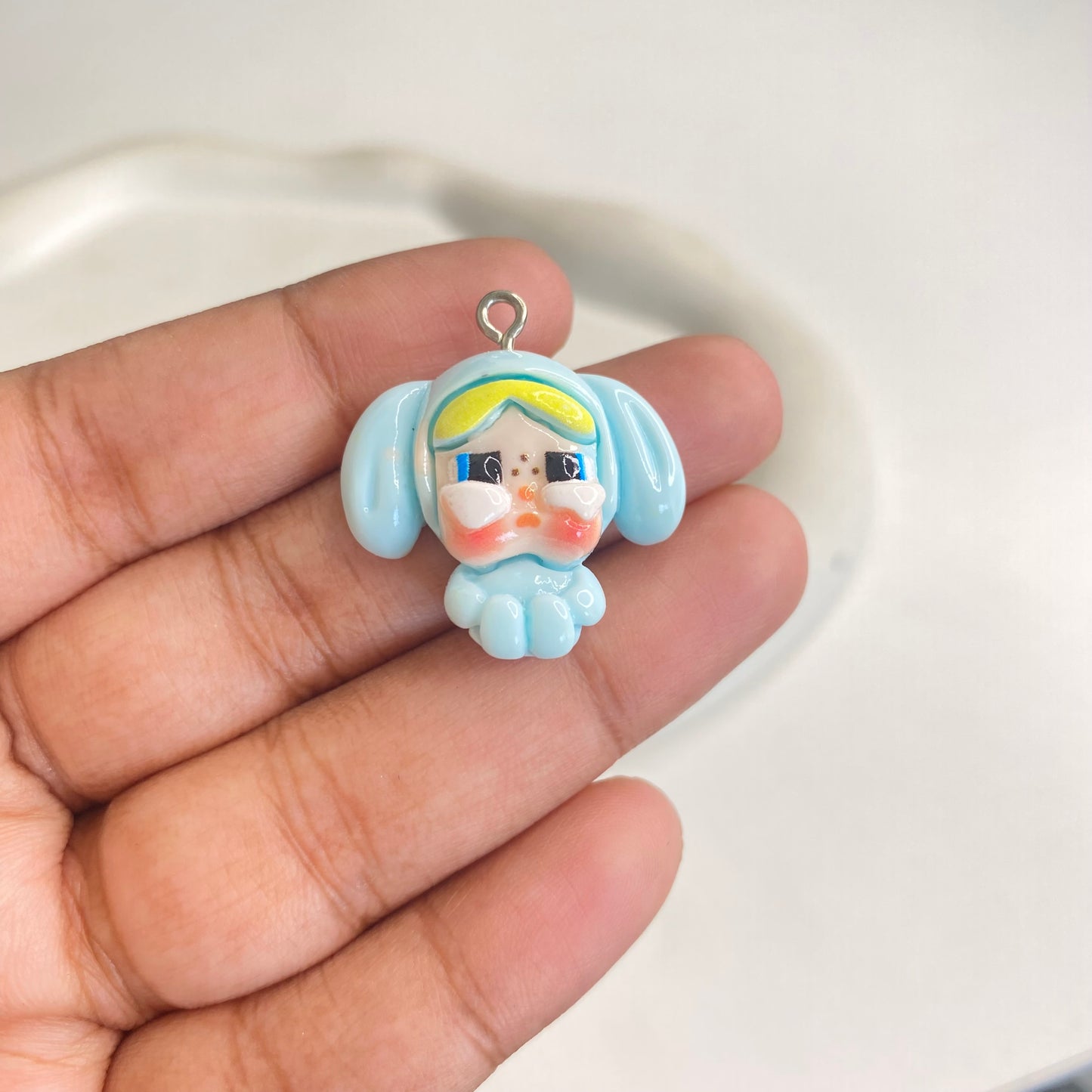 BBB 290 (c) Cry Baby Resin charm ( 1 pc ) with Hook ( 32:18 mm )