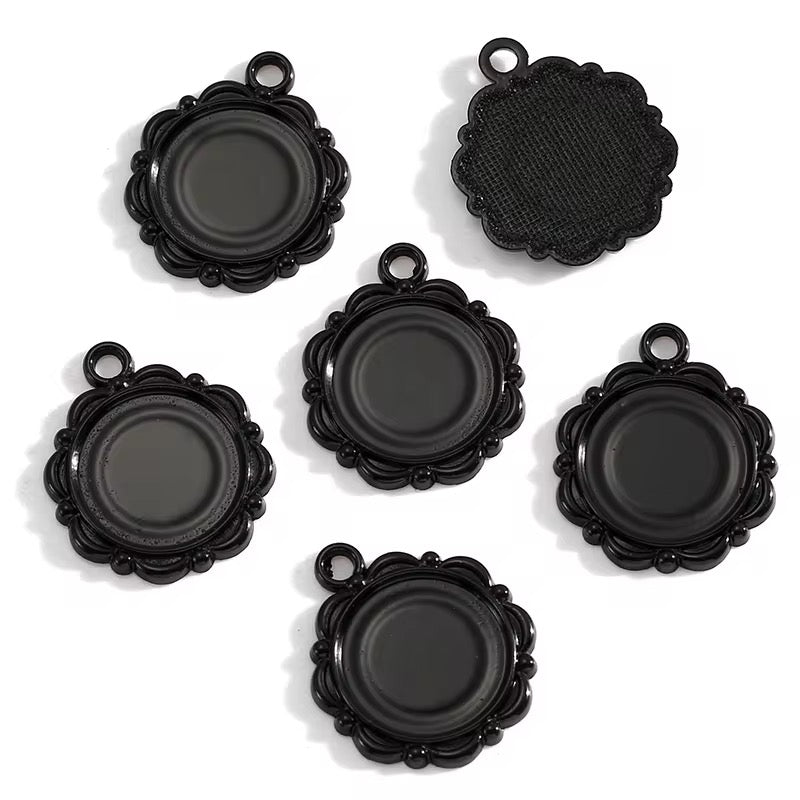 BBB 316 (c) Round Black cabochon connector ( 1 pc ) tarnish resistant ( 23:19 mm )