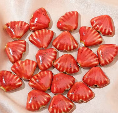 BBB 216 (g) Red Fan Shell Porcelian Ceramic bead ( 1 pc ) High Shine ( 18:23 mm )