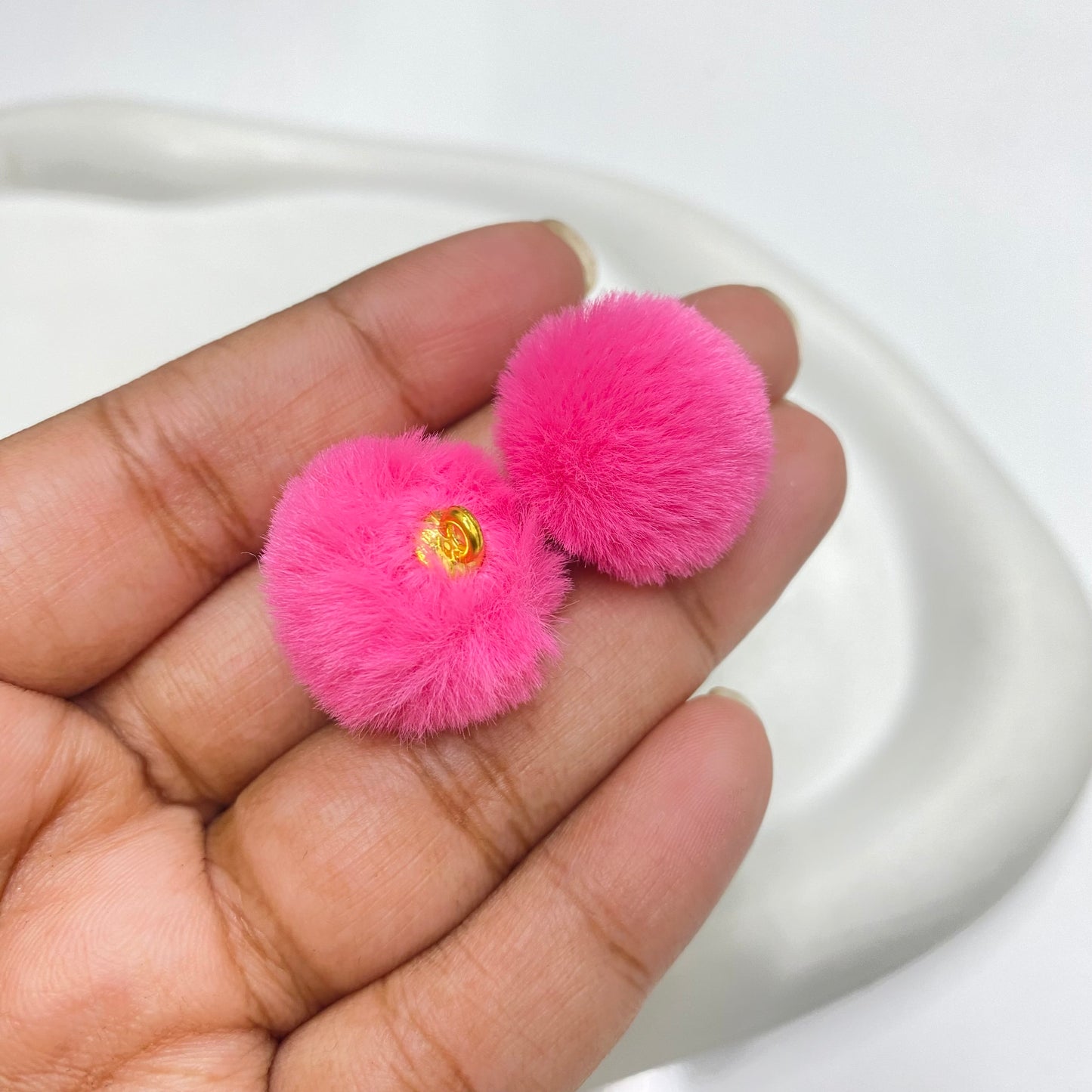 PP 1625 Dark pink Fluffy Pom Pom with hook ( 1 pc )