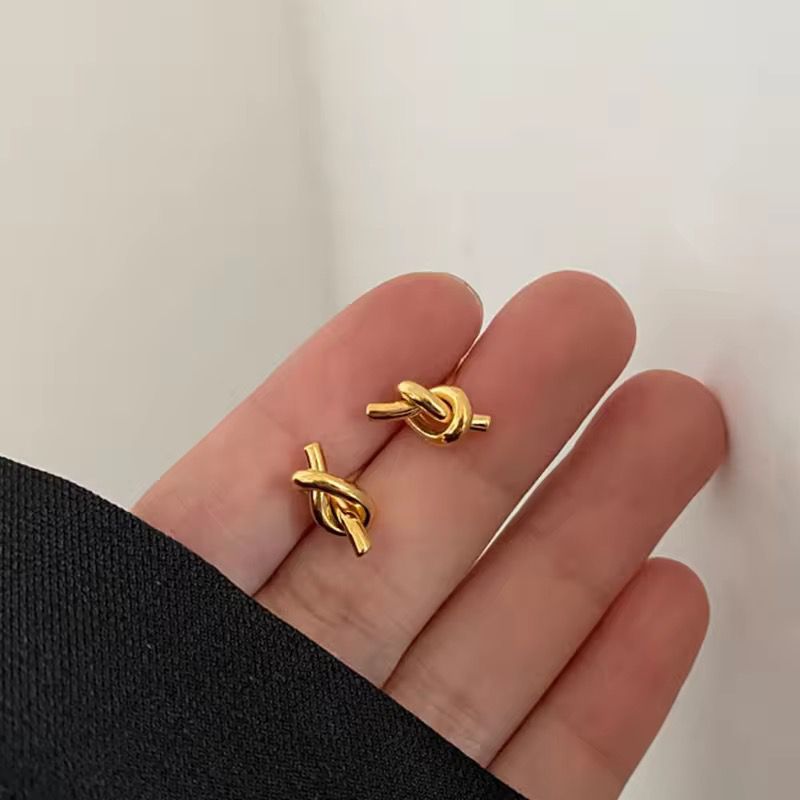 SJ 640 - Knot stud Earrings - 18k Gold PVD plated stainless steel - Anti tarnish