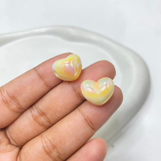 BBB 131 (F)  Heart rainbow uv plated shiny irrediscent Acrylic bead (1PC)