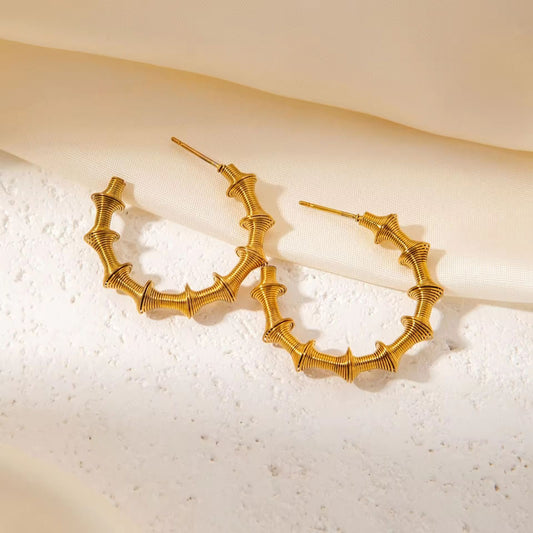 SJ 683 Creative Oval Hoop Earring - 18k Gold PVD plated stainless steel - Anti tarnish
