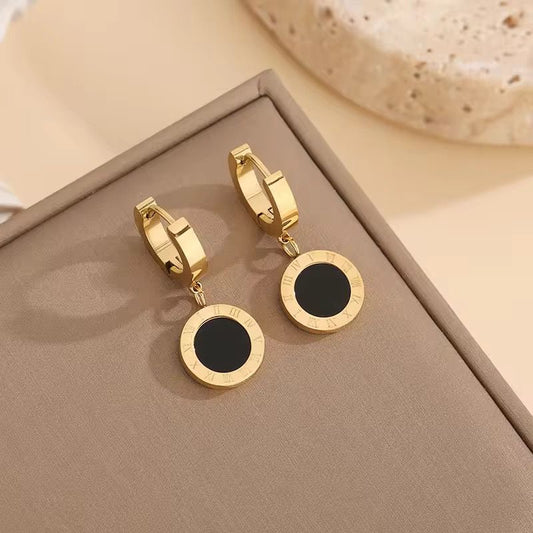 SJ 529 Roman Huggie earring - 18k Gold PVD plated stainless steel - Anti tarnis