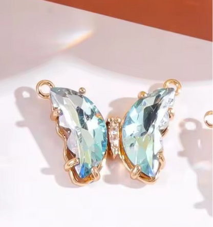 BBB 206 (v) Holographic Blue Butterfly 14k gold plated Zircon crystal charm ( 1 pc ) Anti tarnish ( 22:16 mm )