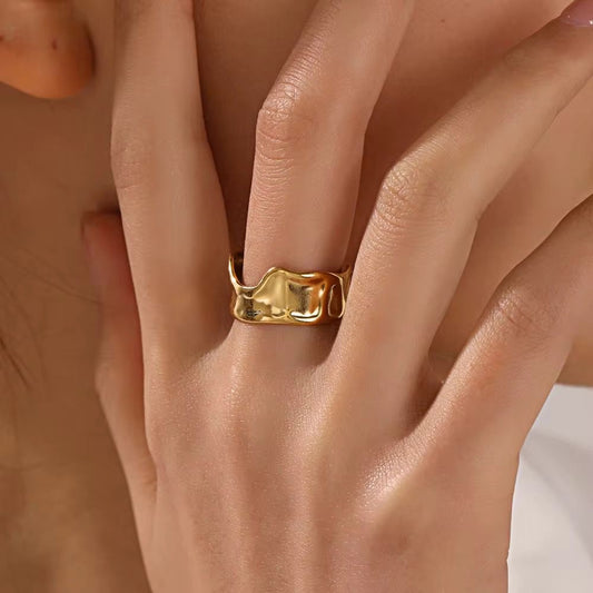 SJ 818 Modern Ring Adjustable - 18k Gold PVD plated stainless steel - Anti tarnish