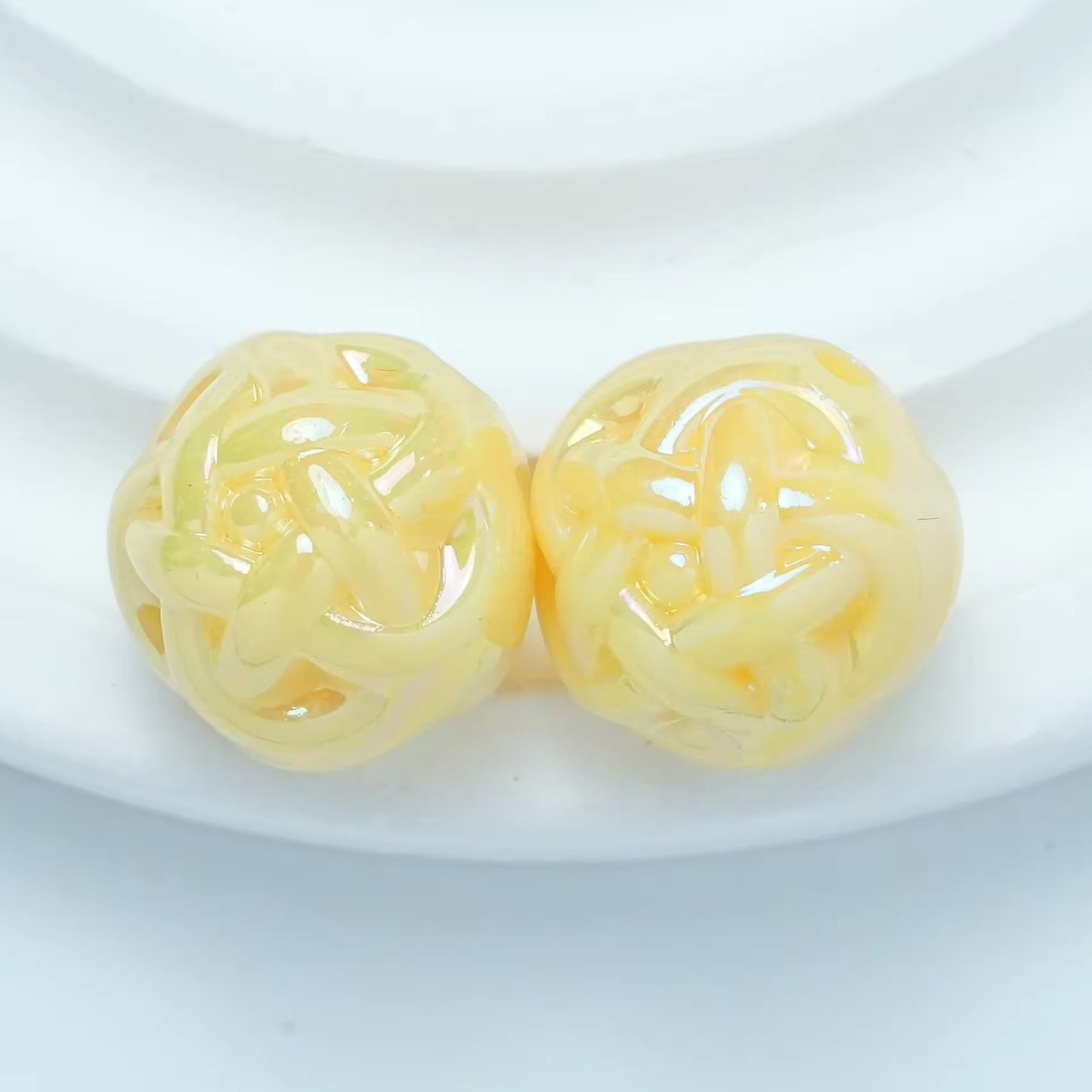 BBB 382 Yarn Ball Round Bead ( 1 pc ) UV plated Acrylic ( 16mm )