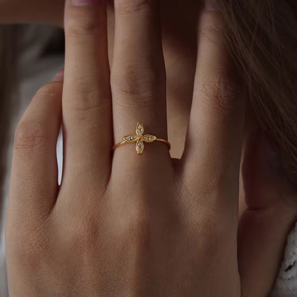 SJ 721 Clear Zircon Flower Dainty Ring Adjustable  - 18k Gold PVD plated stainless steel - Anti tarnish
