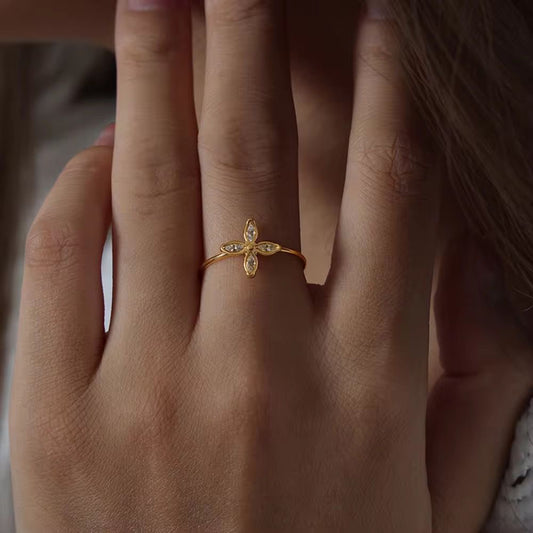 SJ 721 Clear Zircon Flower Dainty Ring Adjustable  - 18k Gold PVD plated stainless steel - Anti tarnish