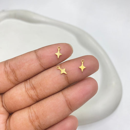 B 2197 Tiny North Star charm ( 1 pc )