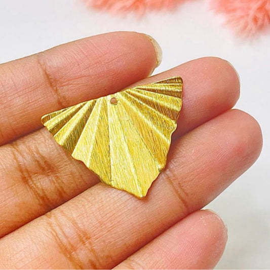 SS 185 Textured Triangle charm