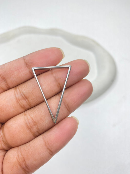 SS 2996 Triangle Bezel Silver plated stainless steel ( 1 piece ) Anti tarnish ( 24:33 mm ) Thickness 3mm