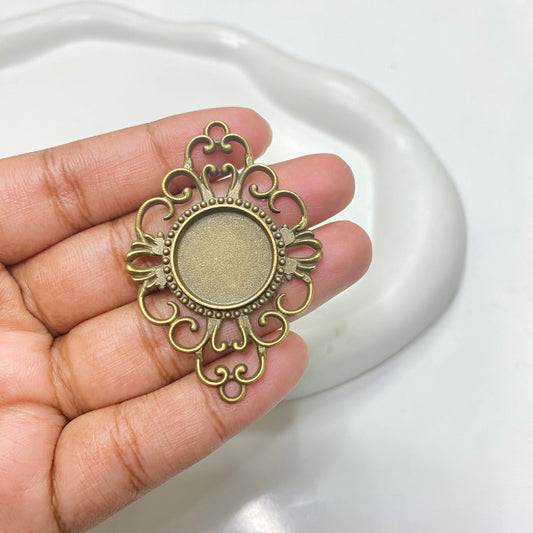 CB 1320 Antique bronze cameo pendant - per piece