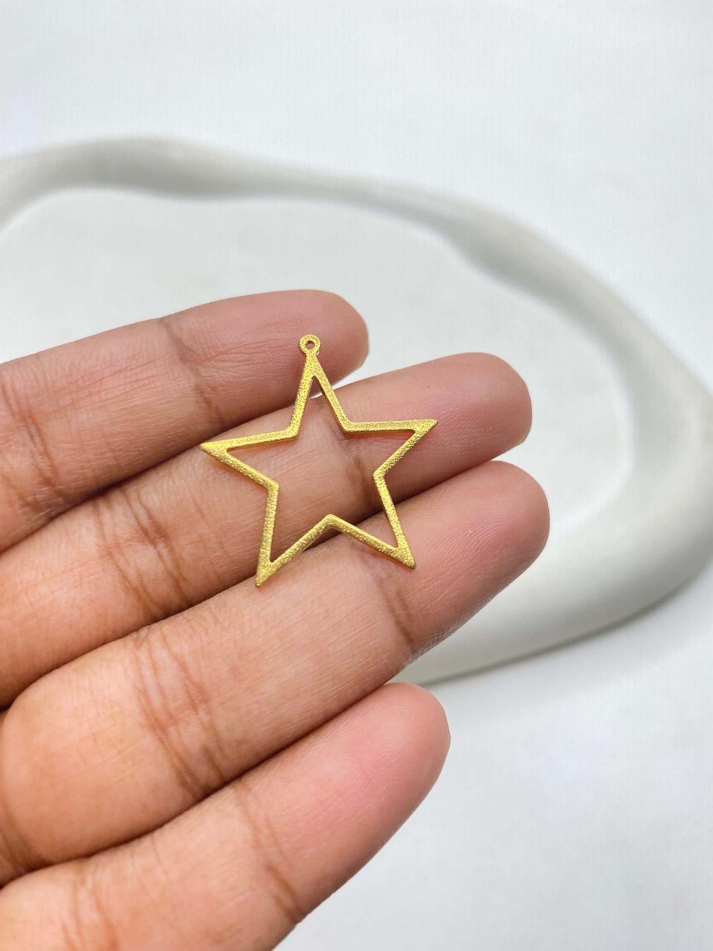 SS 2937 Star Hollow Brass charm ( 1 pc ) ( 27:25 mm )
