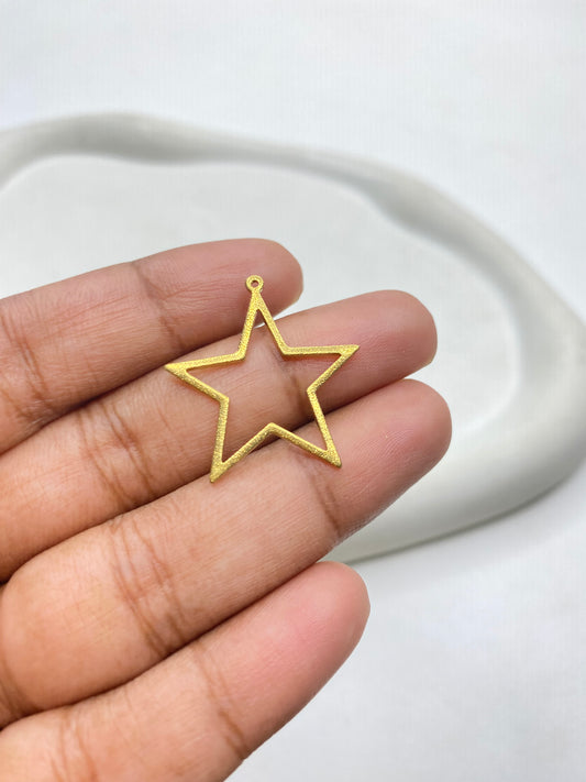SS 2937 Star Hollow Brass charm ( 1 pc ) ( 27:25 mm )