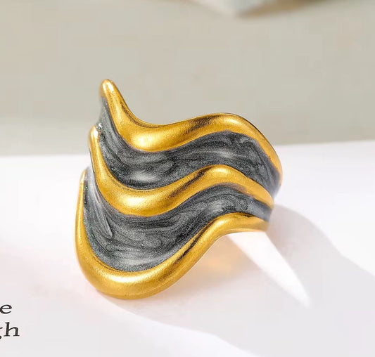 SJ 900 Wavy  Black Enamel Ring Adjustable - 18k Gold PVD plated stainless steel - Anti tarnish