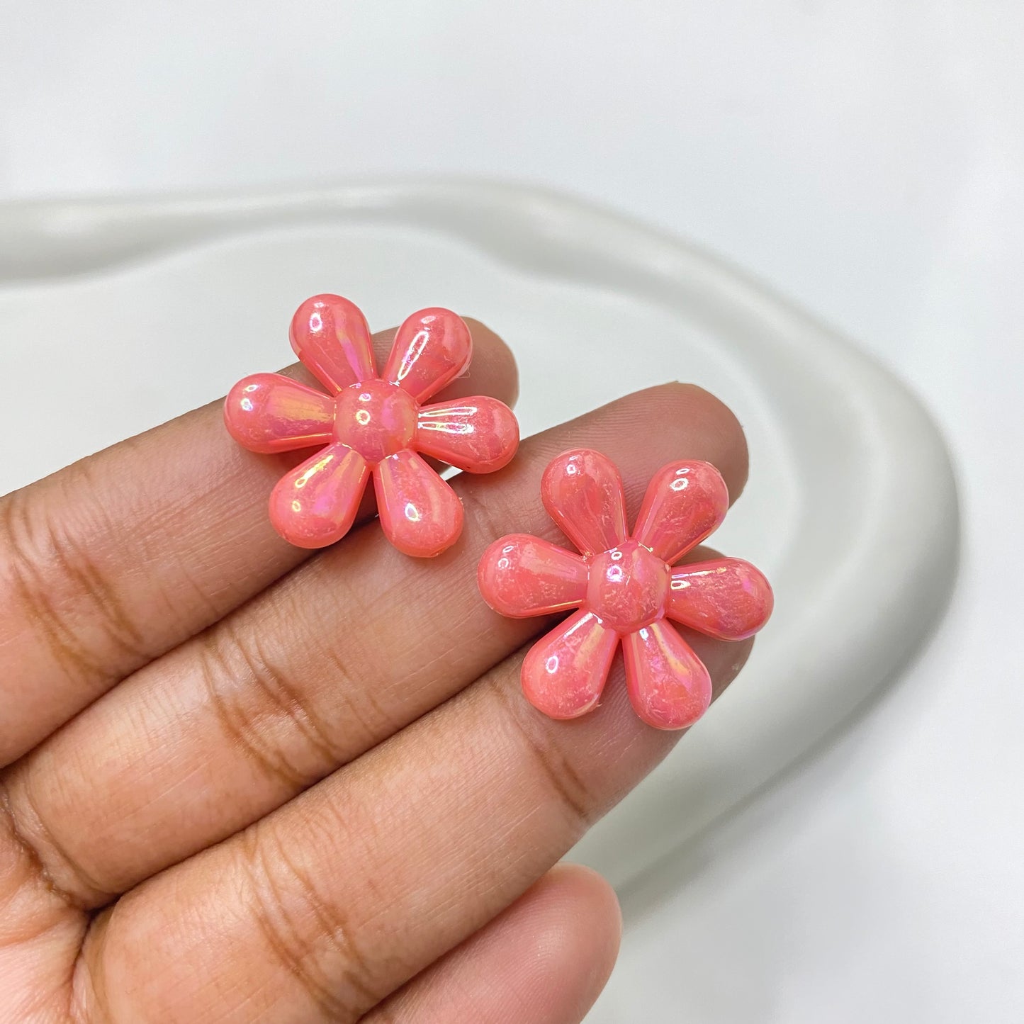 BBB 122 (A) Uv plated shiny irrediscent Acrylic flower bead (1PC)