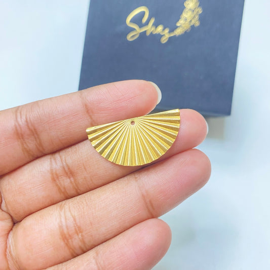 SS 69 Half round Fan charm ( 1 pc )
