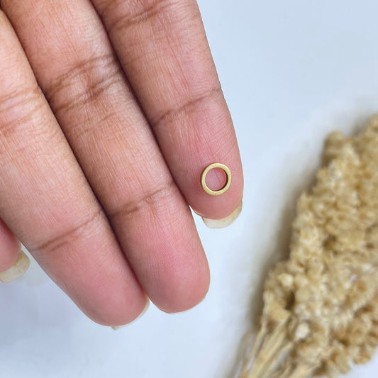 B 344 6mm round charm ( 1 pc )