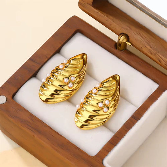 SJ 668 - Pearl Textured Shell Earring - 18k Gold PVD plated stainless steel - Anti tarnish