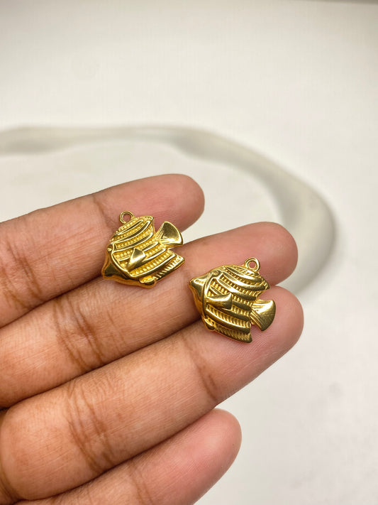 SS 2871 Fish 18K Gold plated stainless steel ( 1 piece ) Anti tarnish ( 17:16 mm )