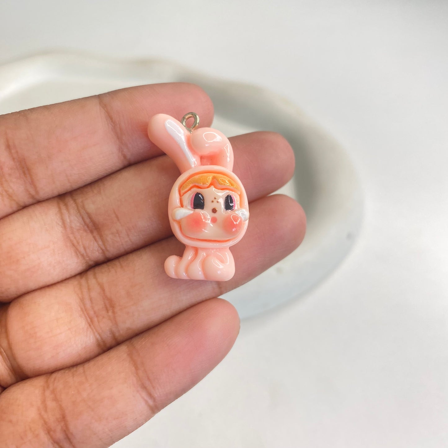 BBB 290 (e) Cry Baby Resin charm ( 1 pc ) with Hook ( 32:18 mm )
