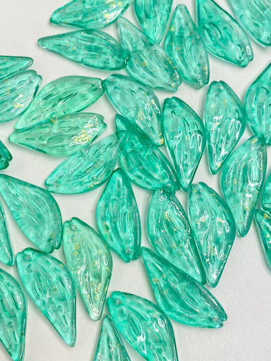 BBB 224 (a) Glittery Green Leaf Crystal glass bead ( 1 pc ) ( 5:26 mm )