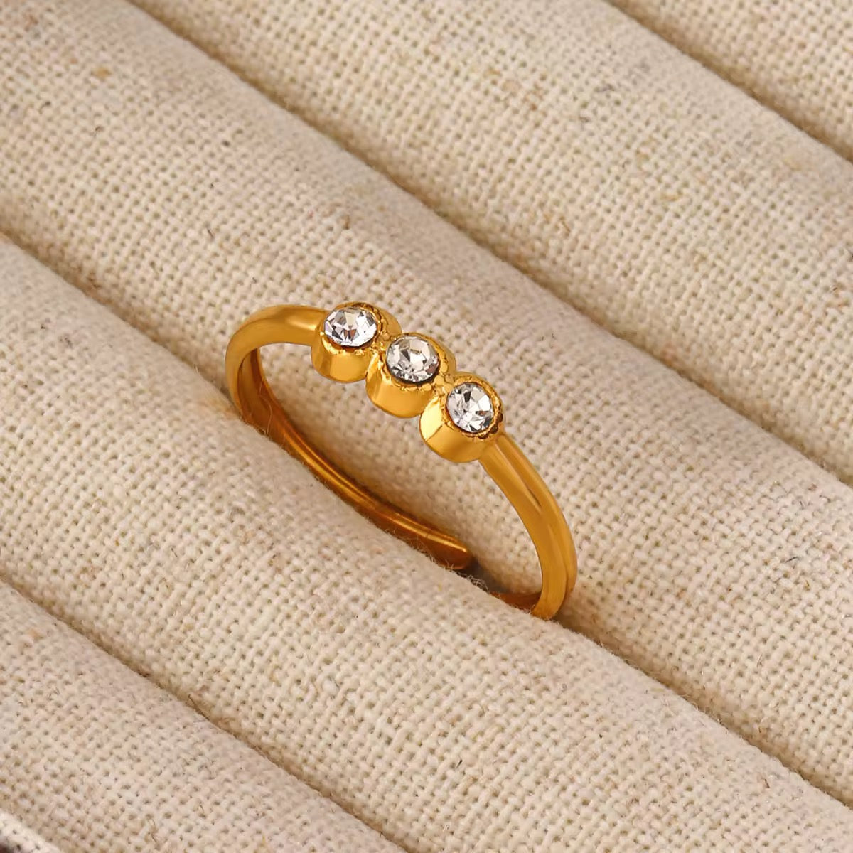 SJ 445 Zircon dainty Ring Adjustable - 18k Gold PVD plated stainless steel - Anti tarnish - Wholesale