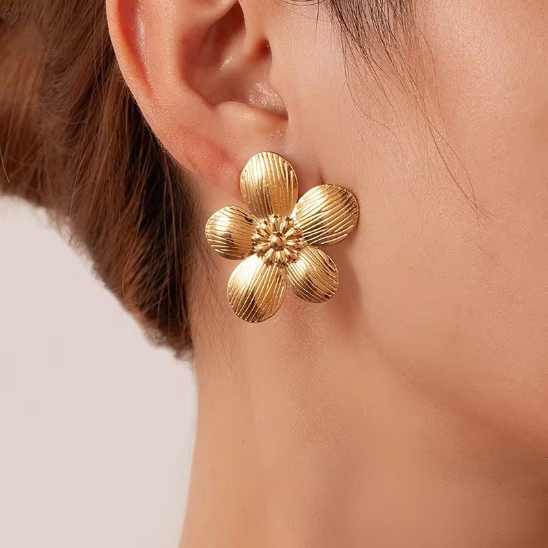 SJ 674 Floral Stud Earring - 18k Gold PVD plated stainless steel - Anti tarnish