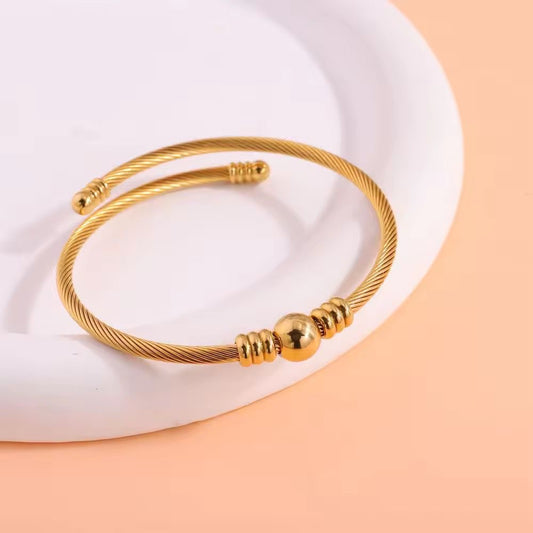 SJ 1026 Unisex wire cable cuff bracelet - 18k Gold PVD plated stainless steel - Anti tarnish