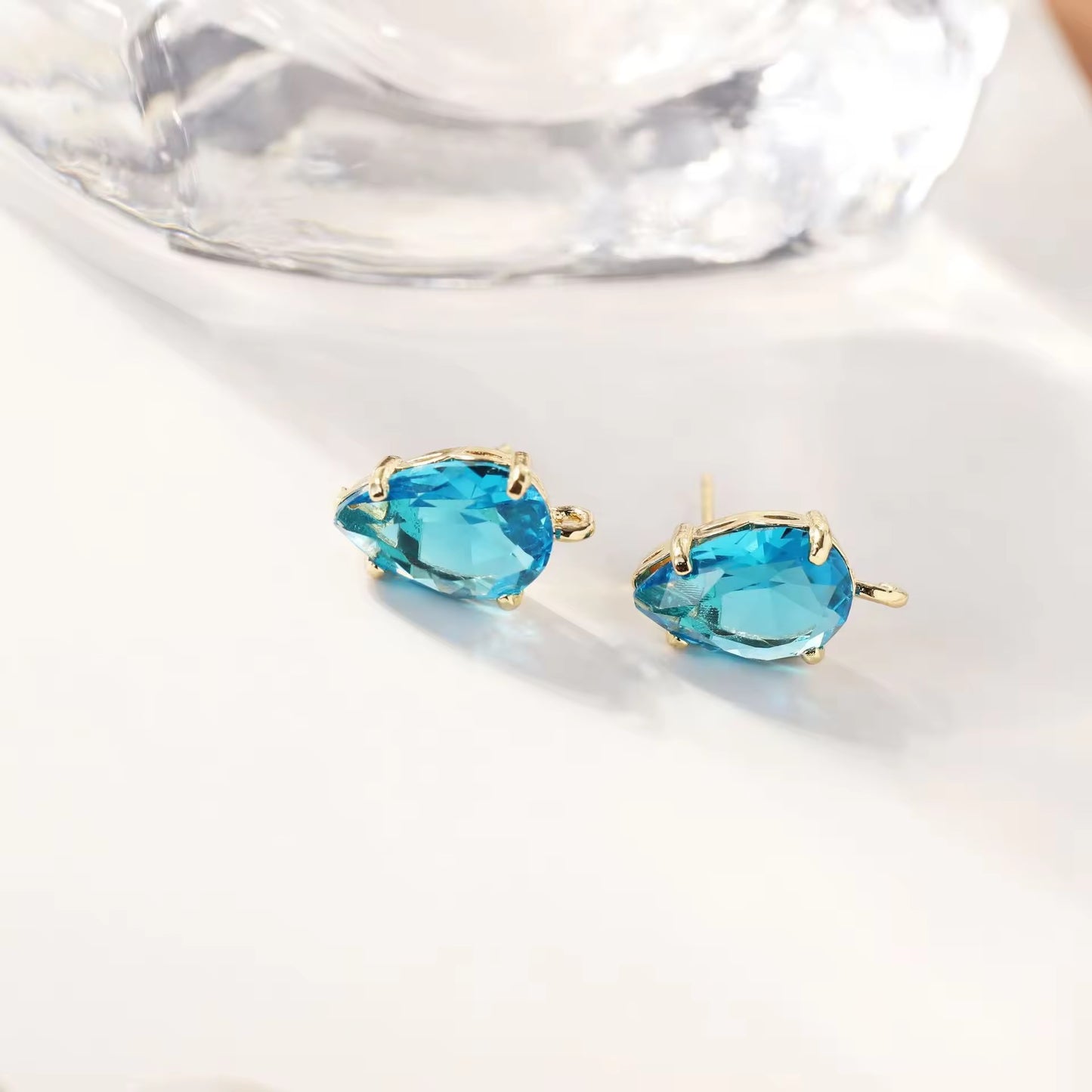 SS 2824 Light Blue Faceted Teardrop Zircon stud 18k gold plated ( 2 pc ) Anti tarnish