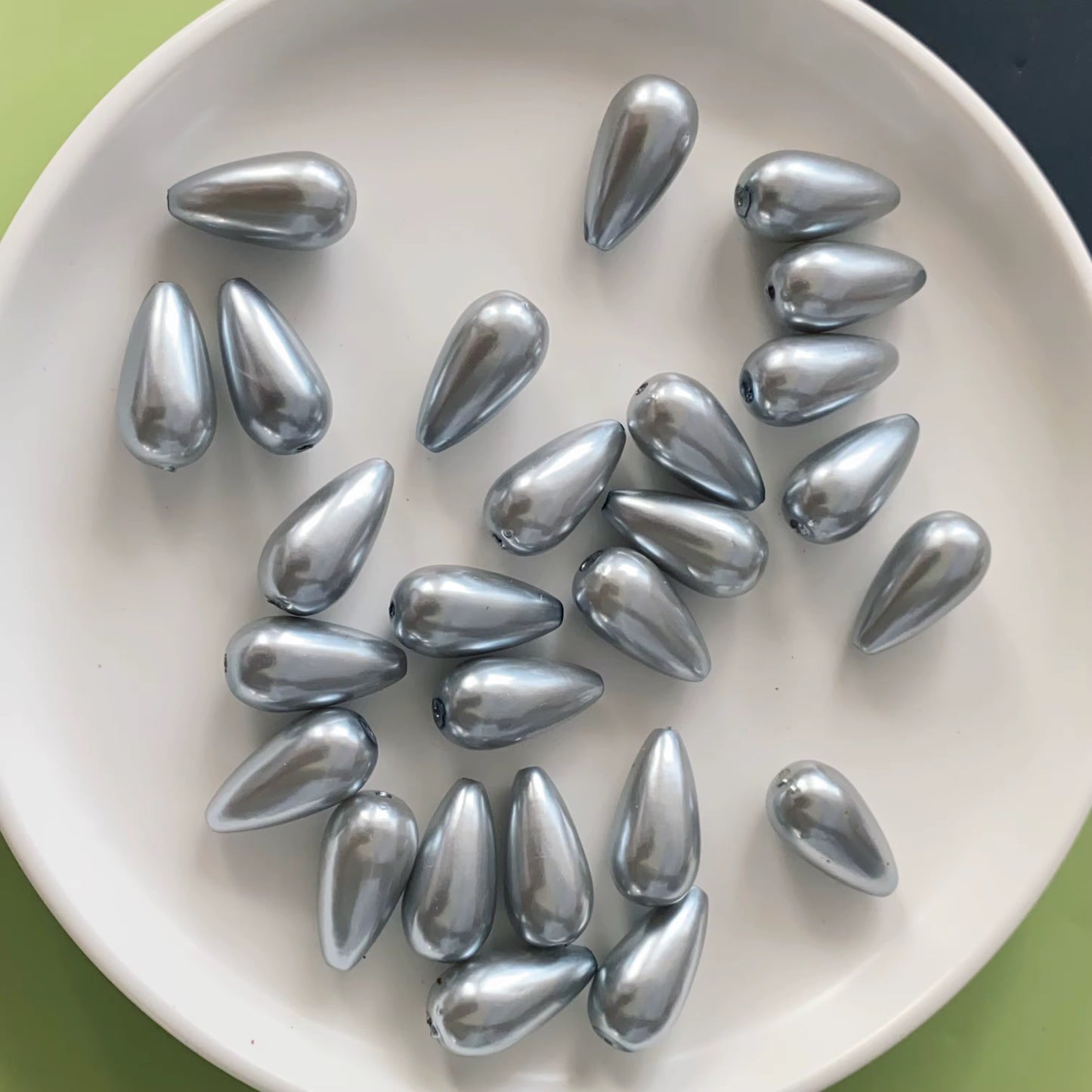 BBB 226 (L) Silver Pearly Waterdrop Acrylic bead ( 1 pc ) UV Plated ( 15:22 mm )