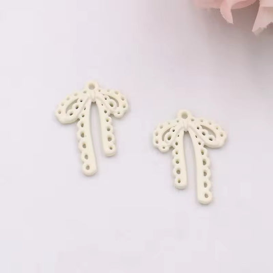 BBB 342 (e) Off White Bow Spray painted Charm ( 1 pc ) High Quality Alloy ( 28:20 mm )