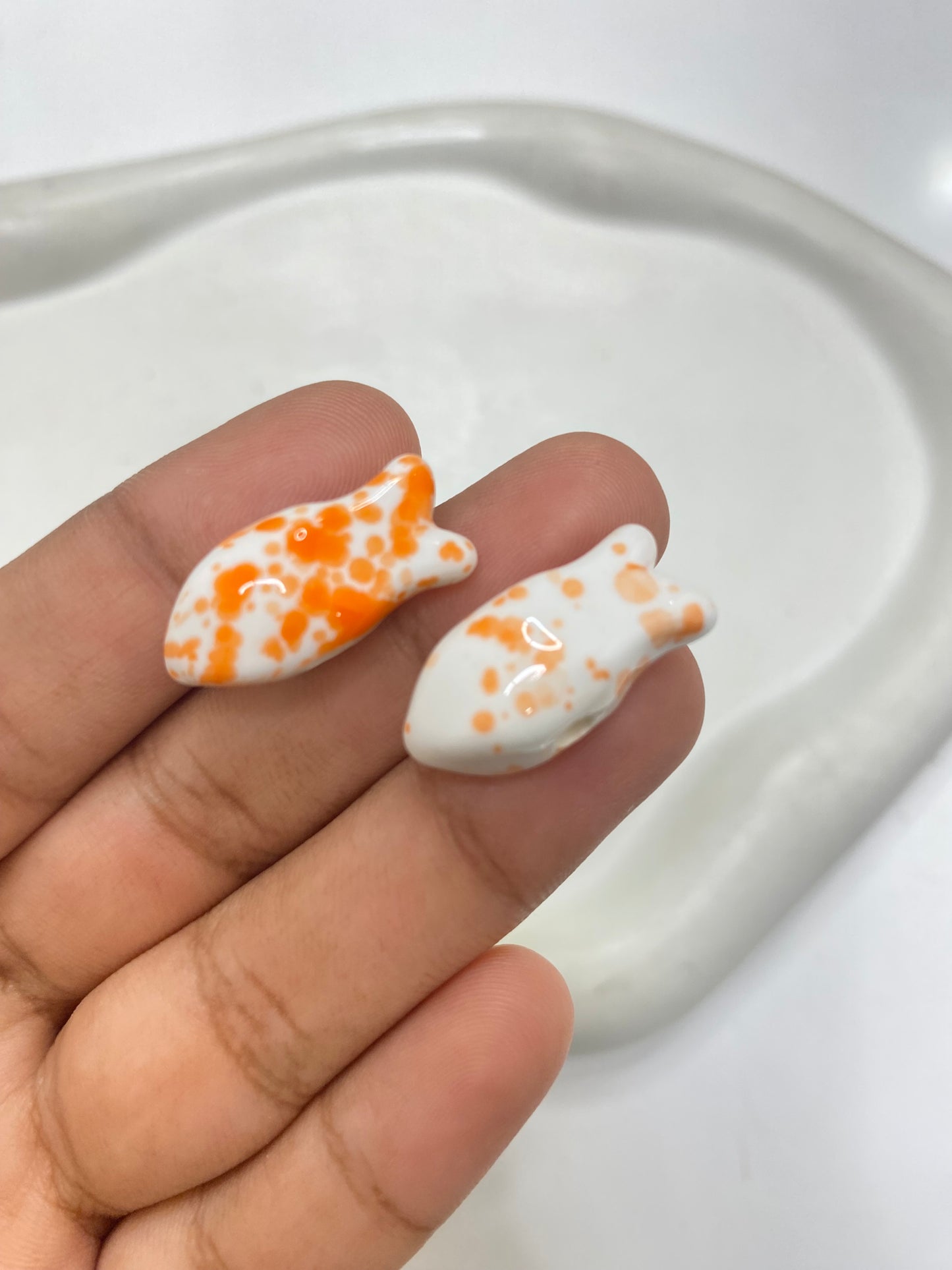 BBB 054 (b) Orange Fish porcelain ceramic bead ( 1 pc )