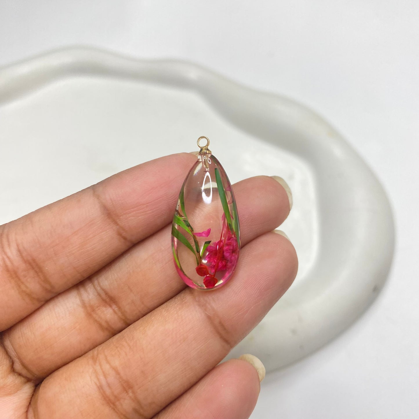 RC 1725 dried flower resin pendant ( 1 pc )