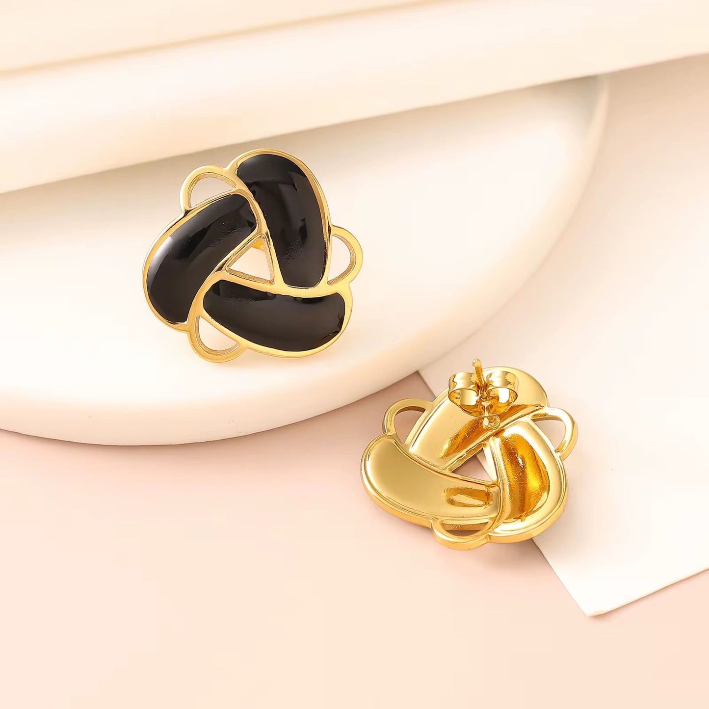 SJ 860 White Twisted Triangle Stud - 18k Gold PVD plated stainless steel - Anti tarnish