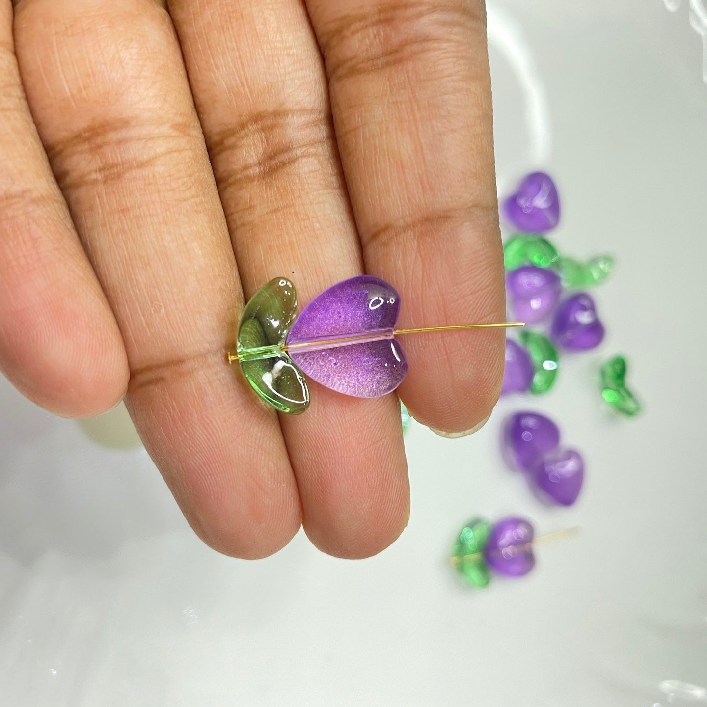 GB608 purple heart glass flower bead