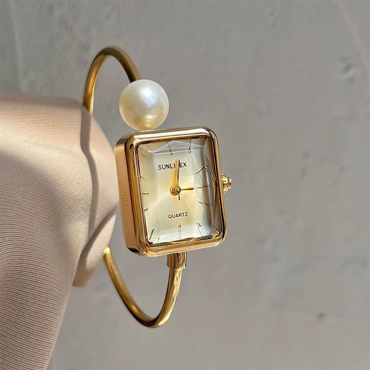 VW 30 Pearl Bracelet watch 18K Gold PVD