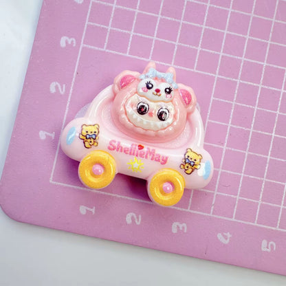 BBB 034 - Car cartoon resin charm with hook ( 1 pc )
