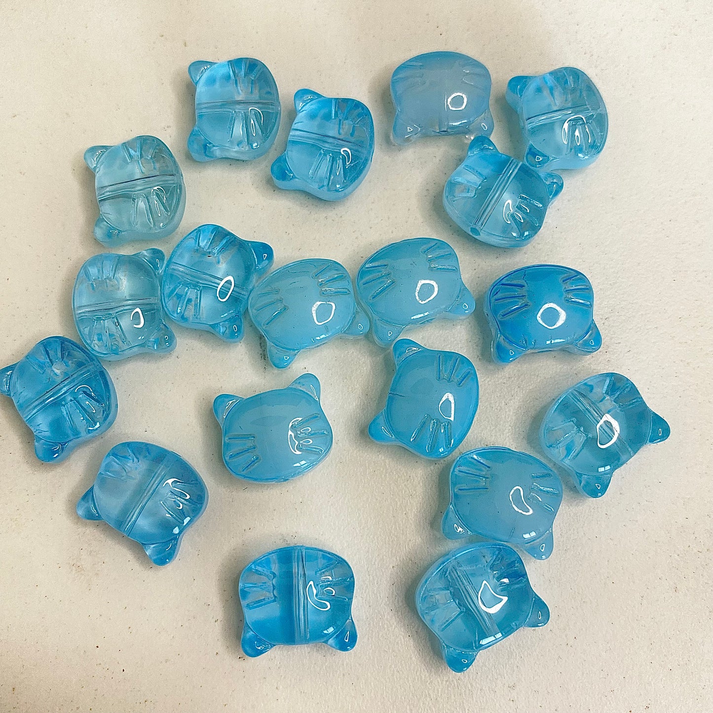 BBB 260 (b) Light Blue Cat glass bead ( 1 pc ) Lampwork Bead ( 15 mm )