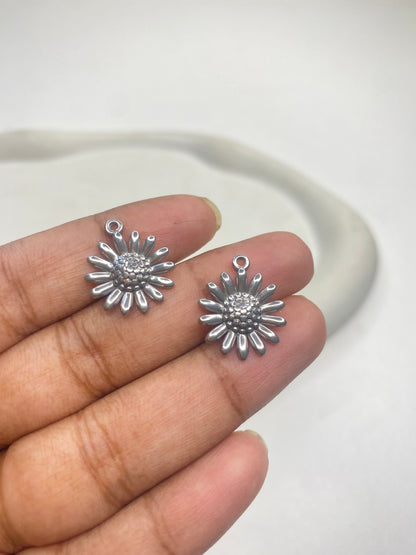SS 2852 Sunflower charm Silver plated stainless steel ( 1 piece ) Anti tarnish