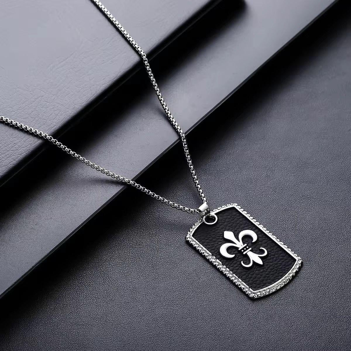 MEJ01A Necklace - Silver PVD plated
