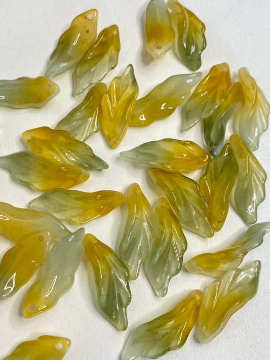 BBB 223 (c) Dual Tone Leaf Crystal glass bead ( 1 pc ) ( 4:25 mm )