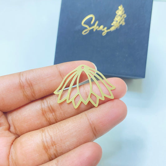 SS 66 lotus charm