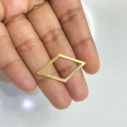 SS 204 textured rhombus charm